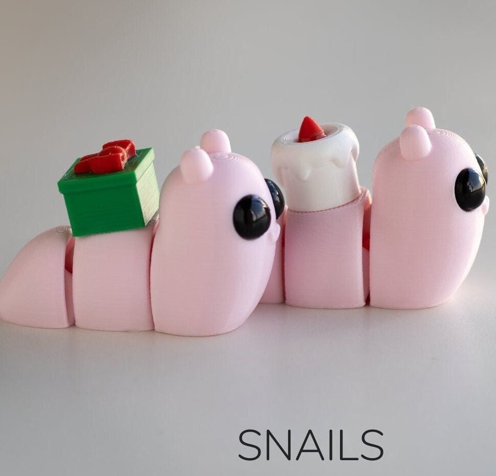 Tiny Snail Fidget With Gifts Model / Keyring